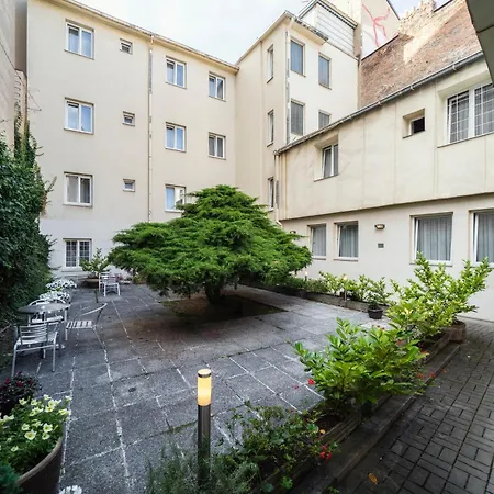 Hotel White Lion-2